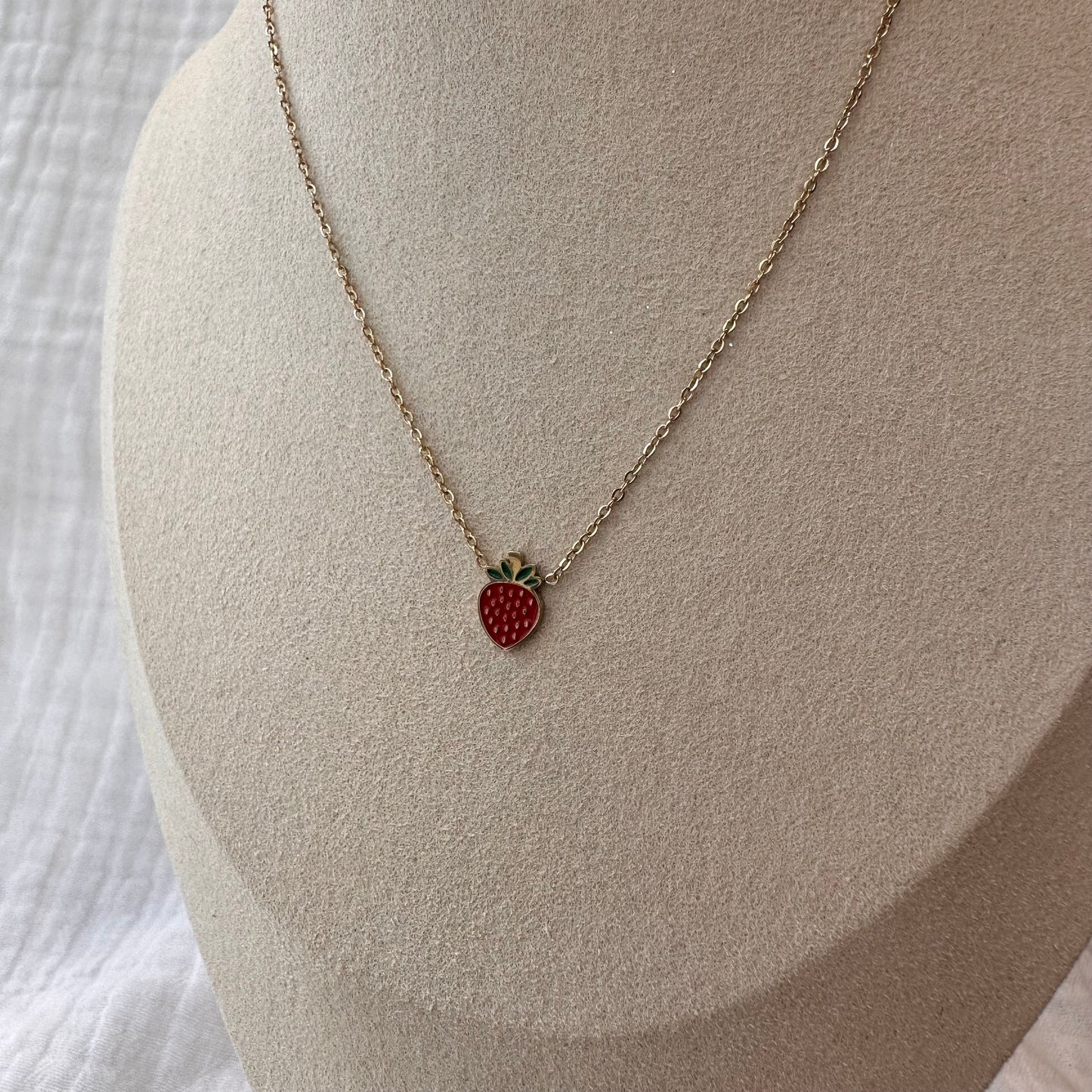 Collier enfant "Fraise"