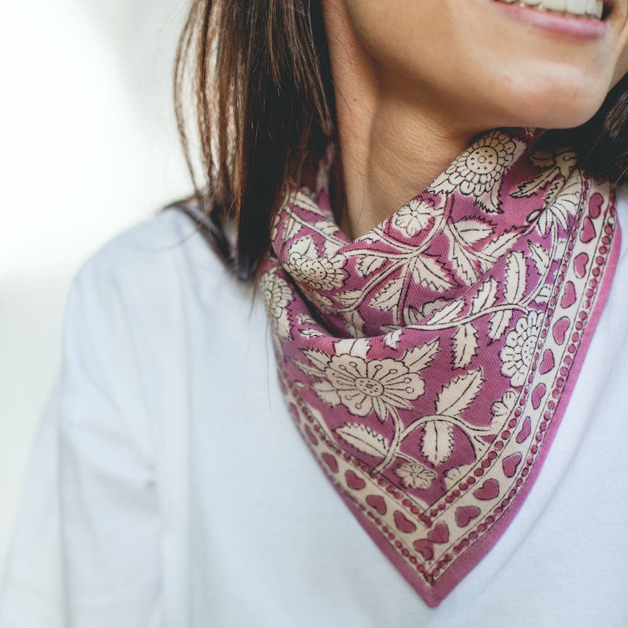 Petit Foulard Manika "CŒUR" Pétales